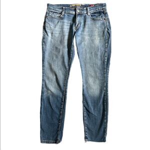 Arizona Jeans Women’s Short Curvy Super Skinny Faded Blue Jeans 34”L